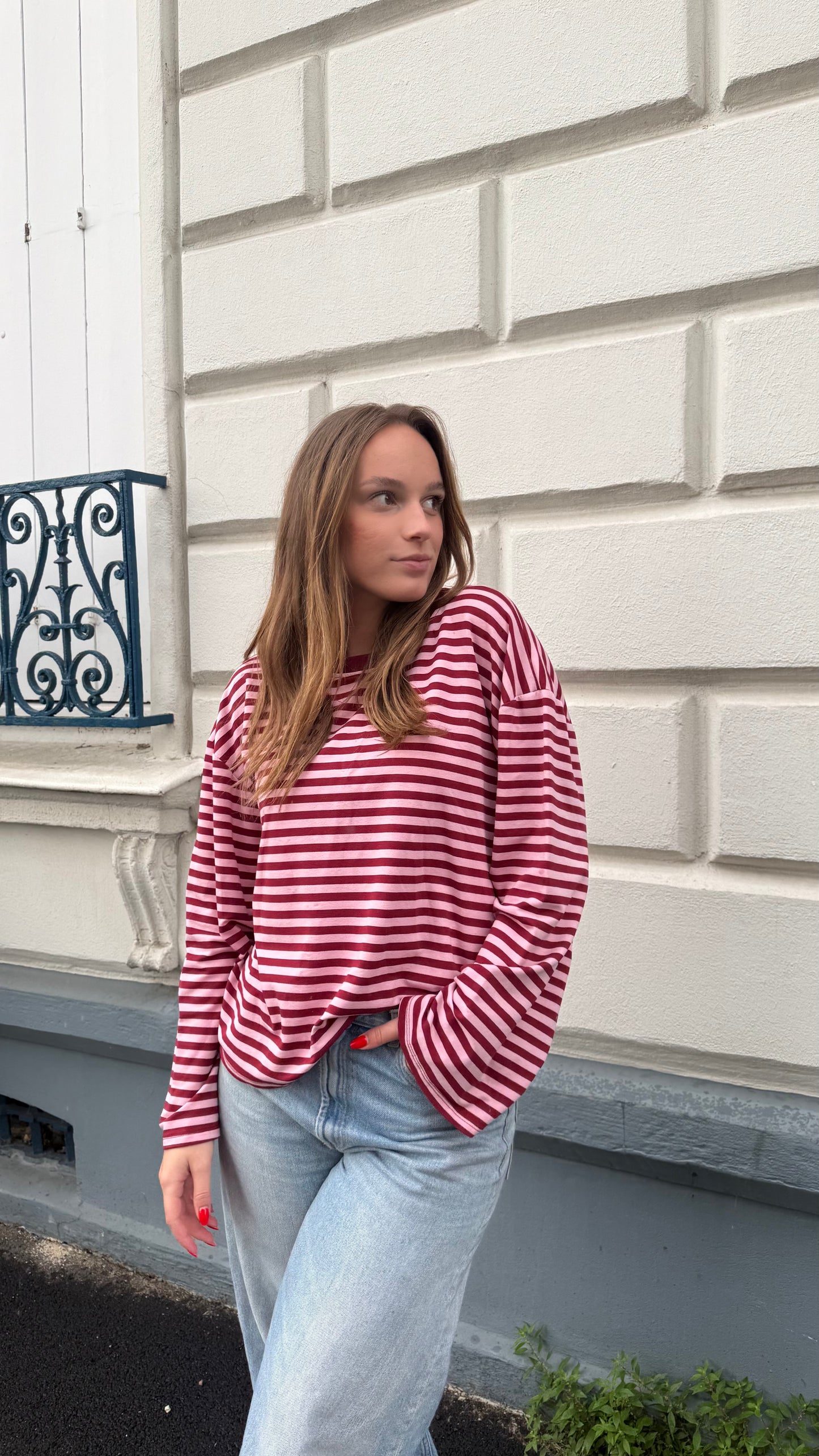 T-shirt rayé bordeaux